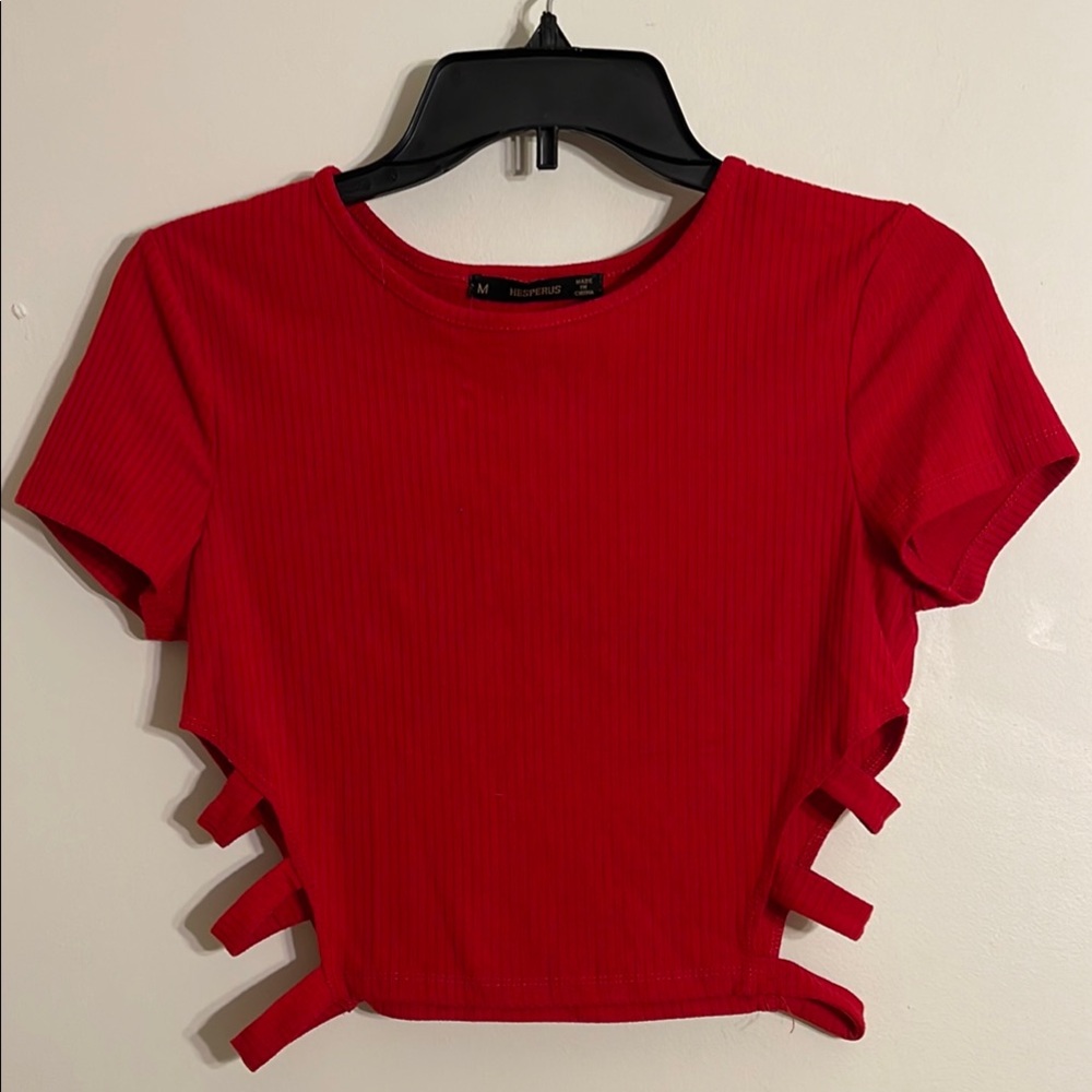 3/$15. Médium Red Short Sleeve Top